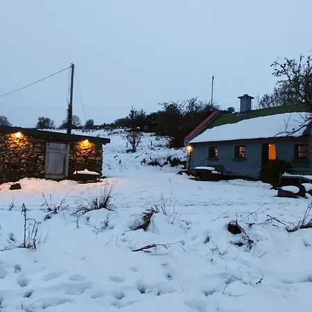 Сasa de vacaciones Mountain With Barn Sauna, Clonbur, Galway *